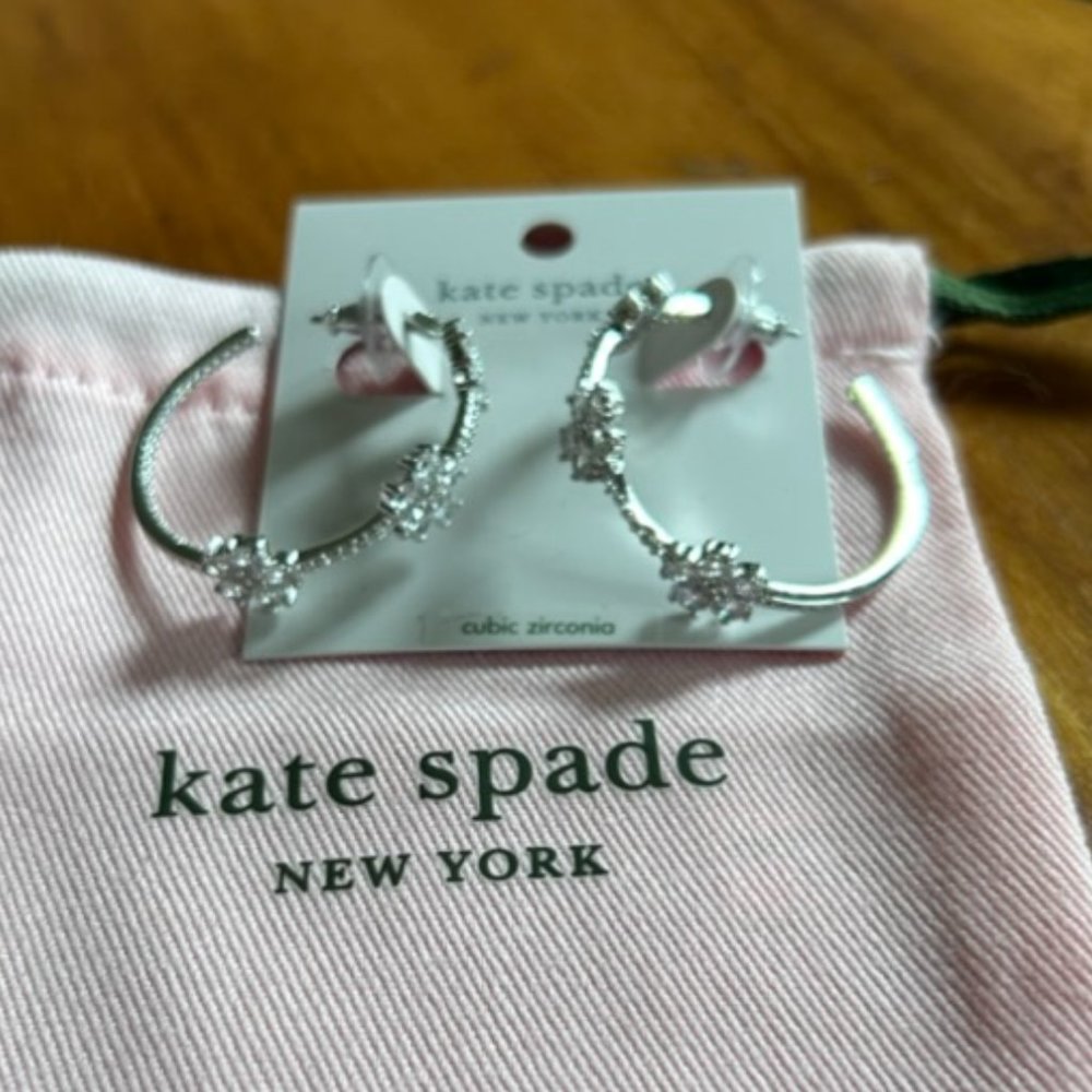 NWT Kate Spade Gleaming Gardenia Flower Hoops in Clear/Silver Color
